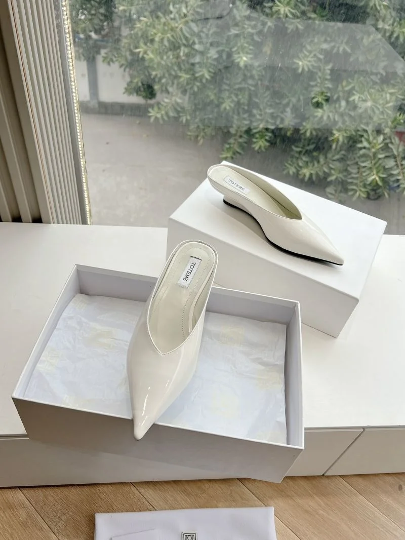 The Row Sandals Reliable 8877