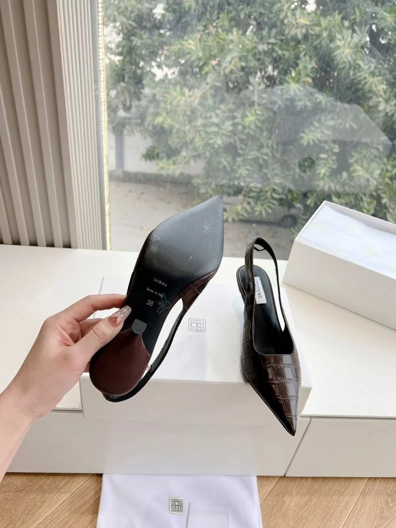 Durable The Row Sandals 8879