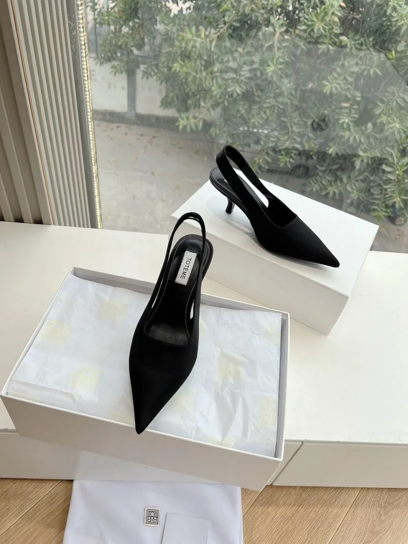 Stretchable The Row Sandals 8880