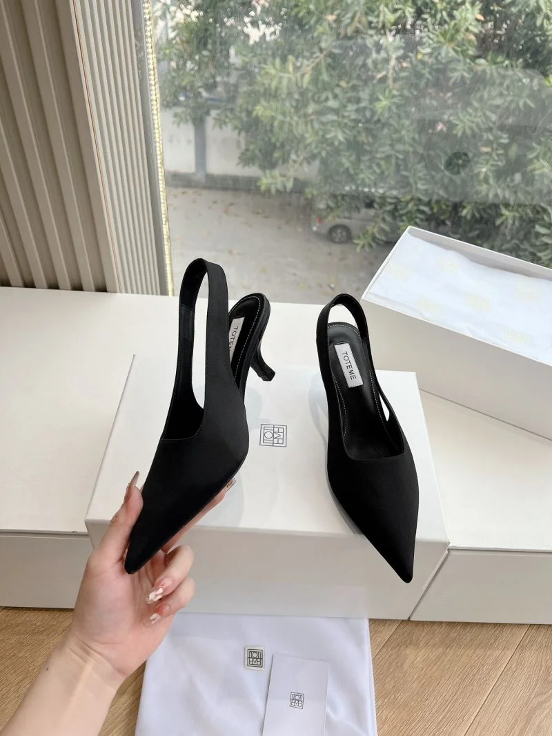 Stretchable The Row Sandals 8880