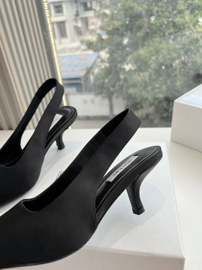Stretchable The Row Sandals 8880