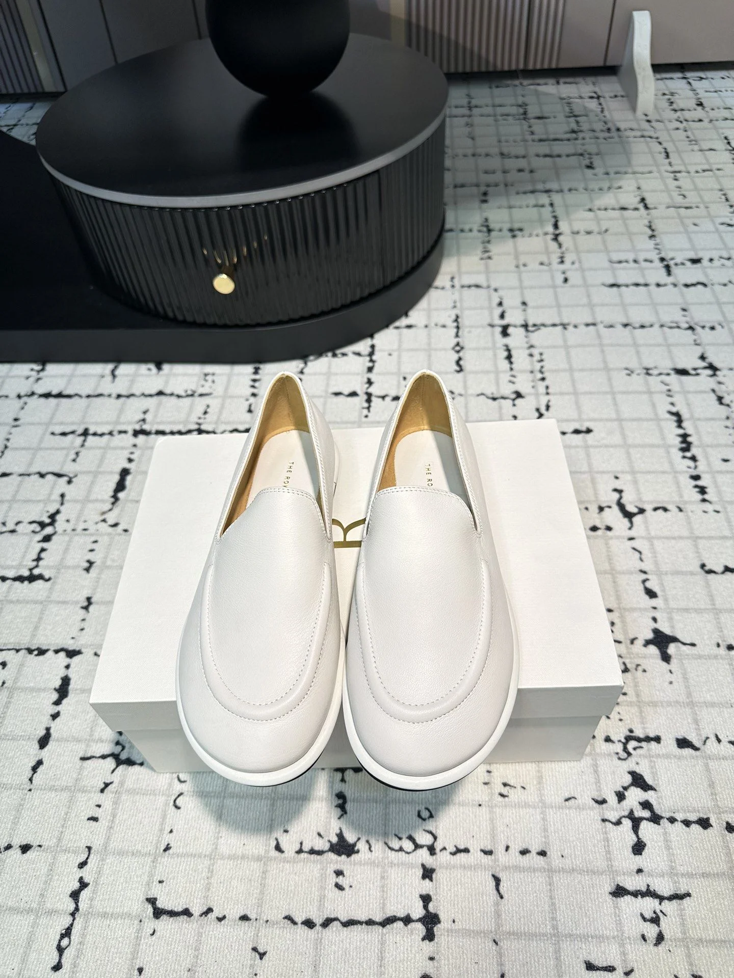 The Row Shoes Minimalist 7201