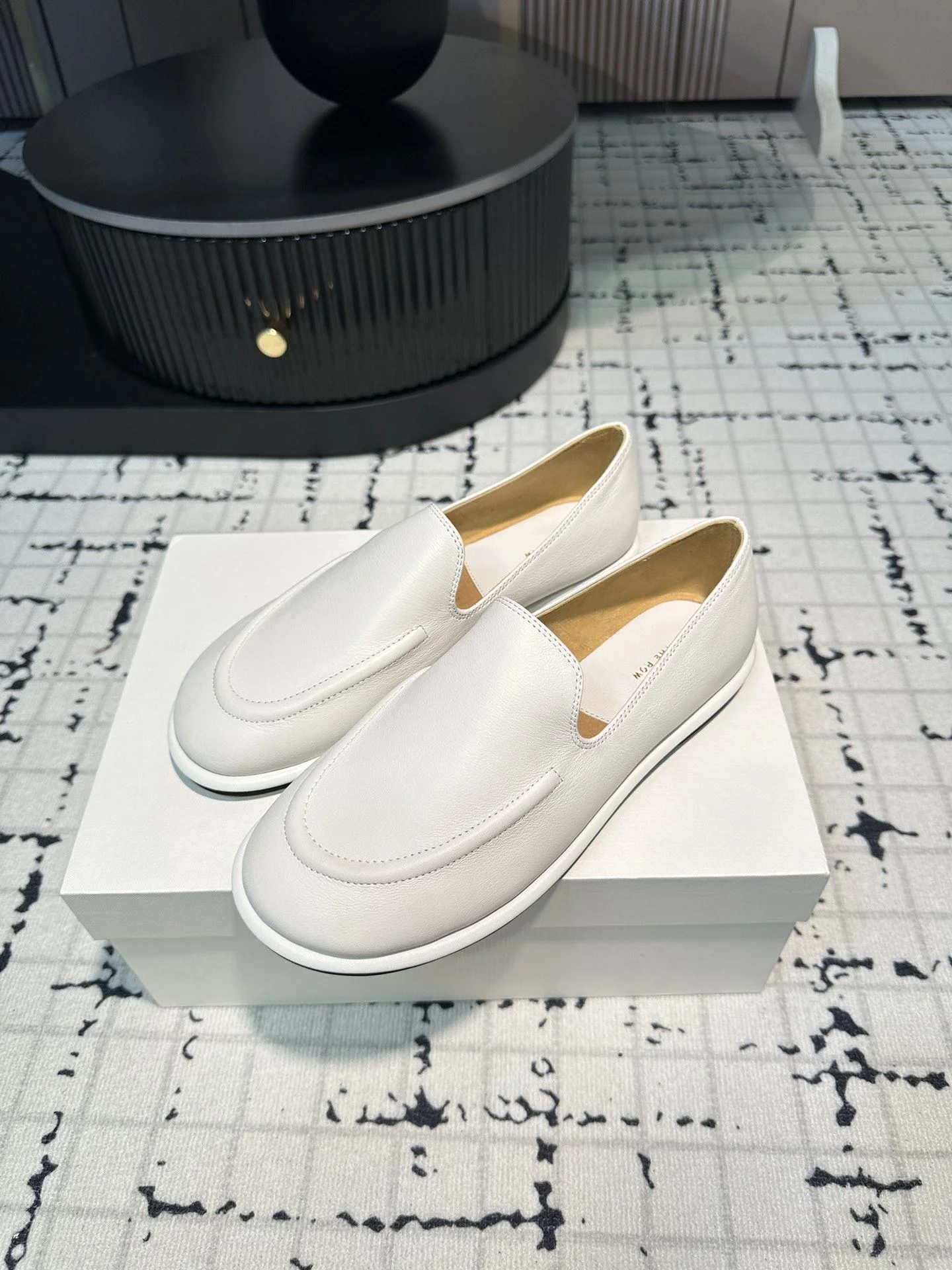 The Row Shoes Minimalist 7201