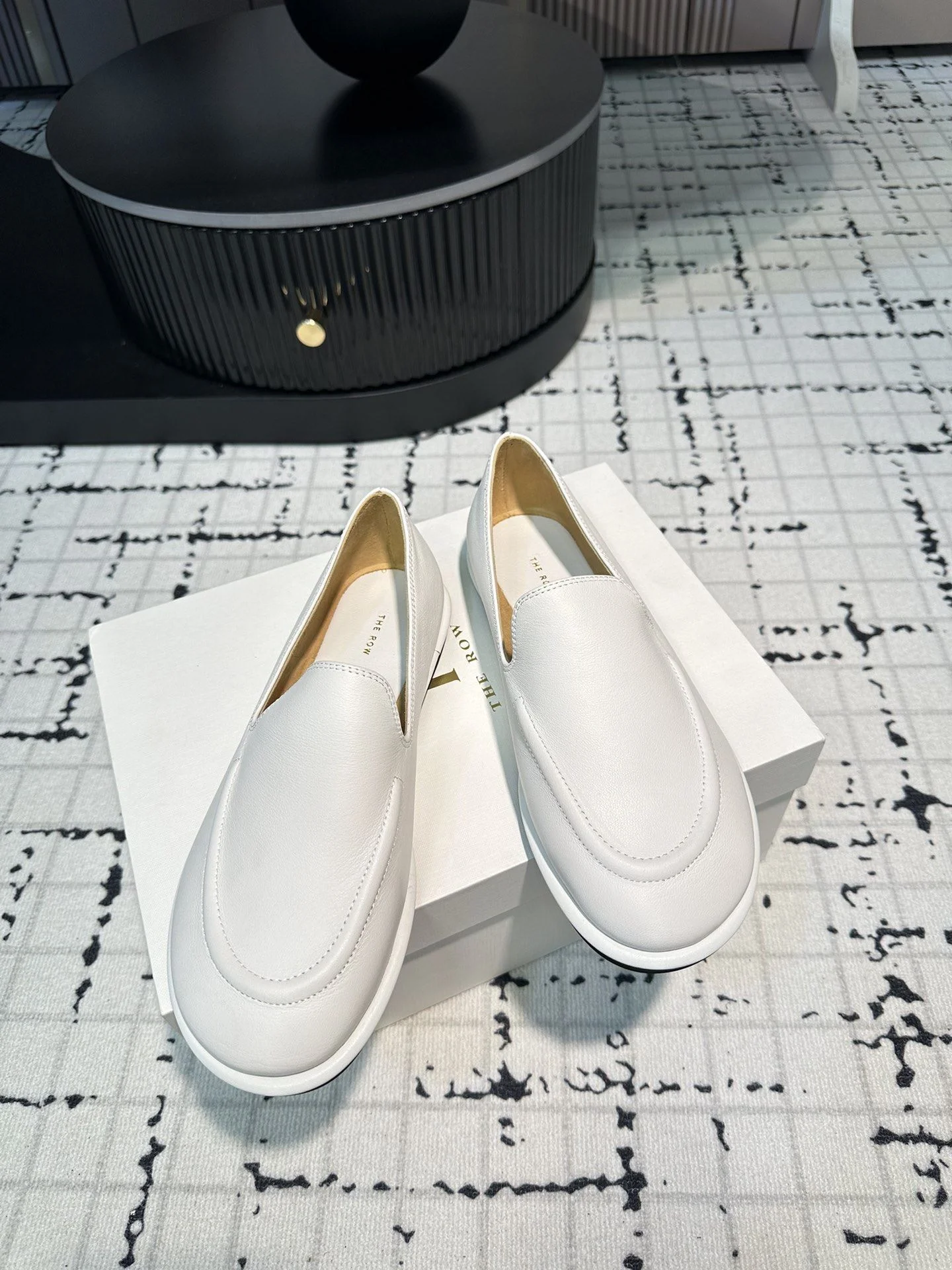 The Row Shoes Minimalist 7201