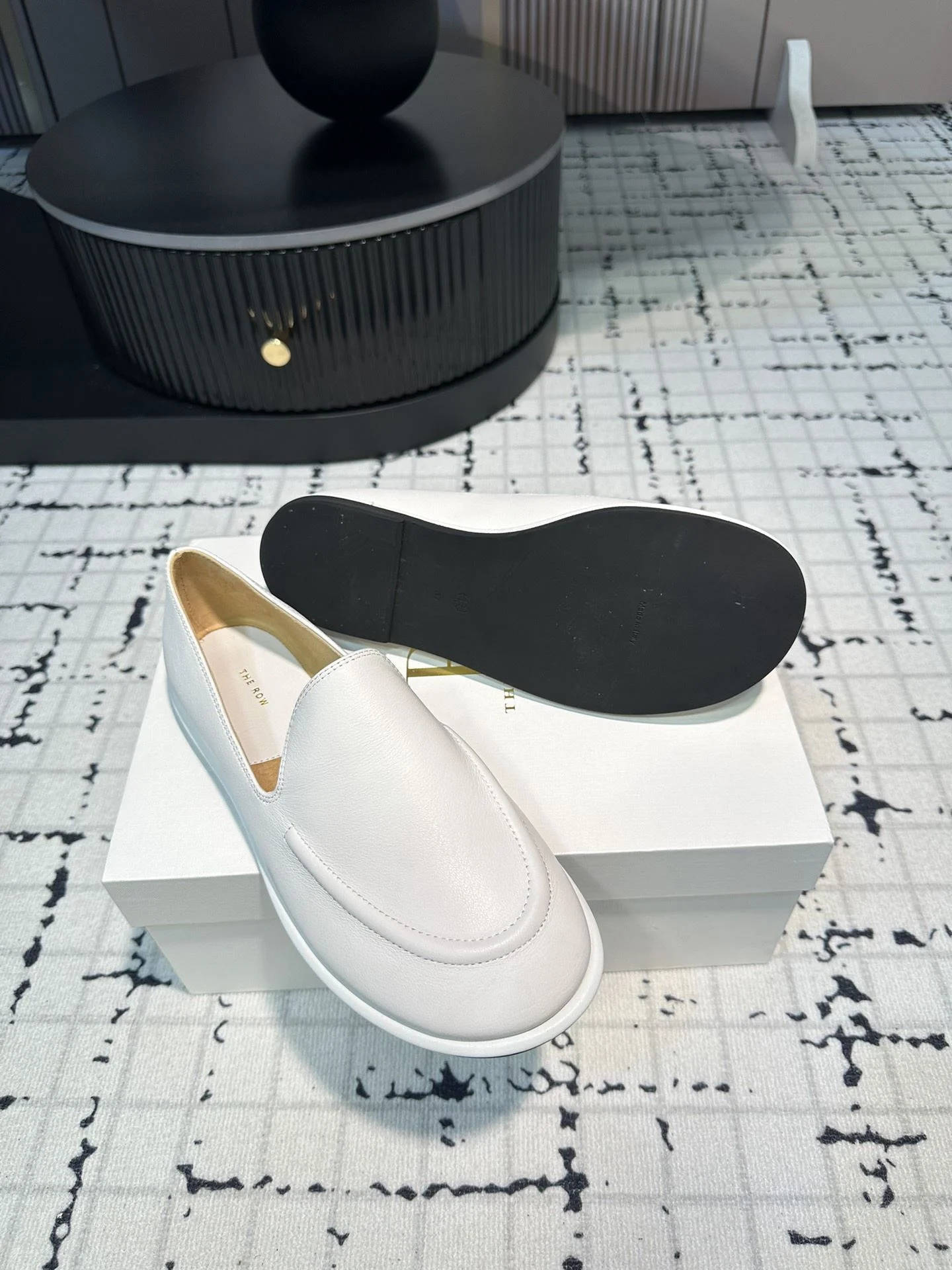 The Row Shoes Minimalist 7201