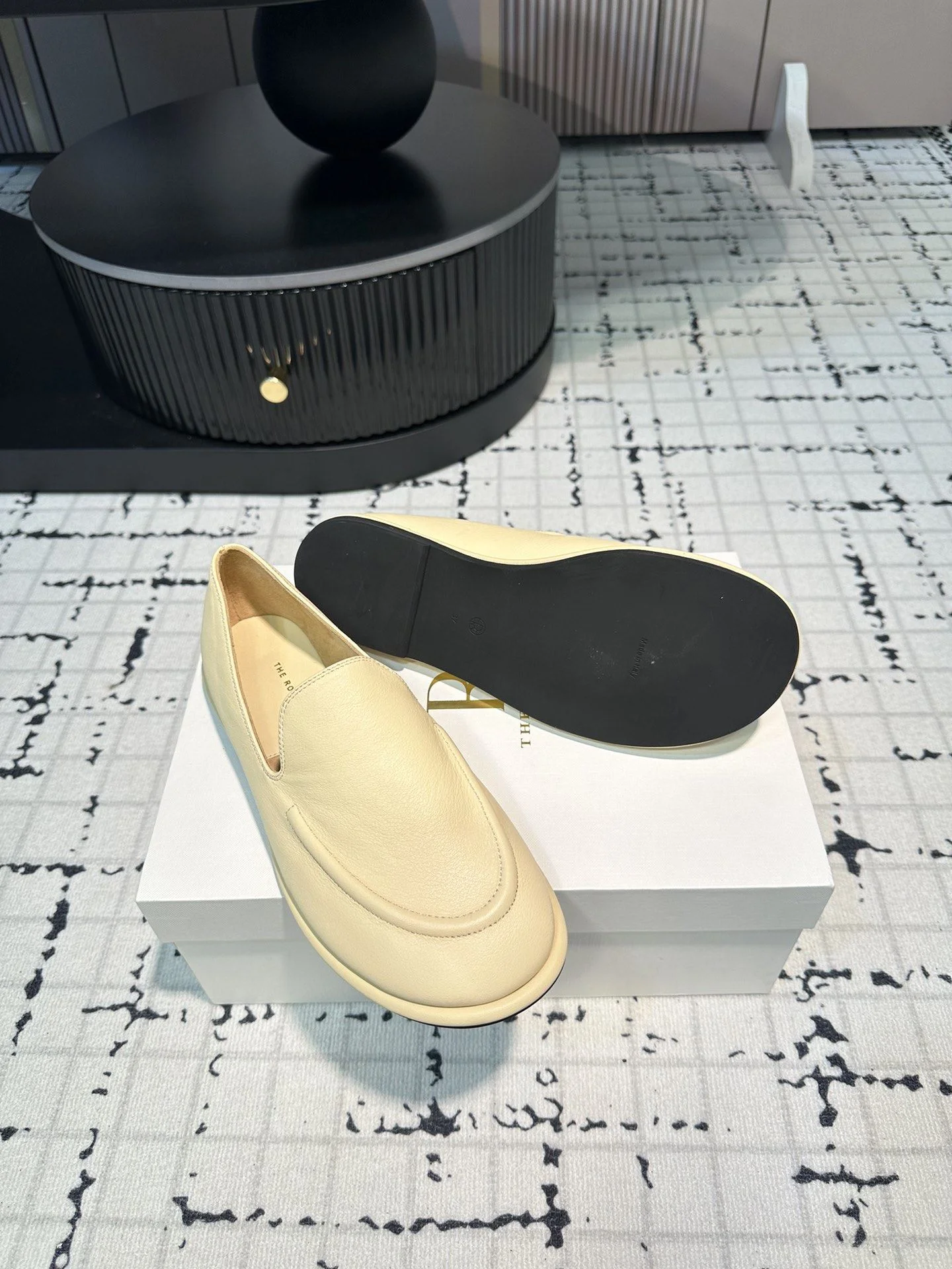 The Row Shoes FastDry 7197