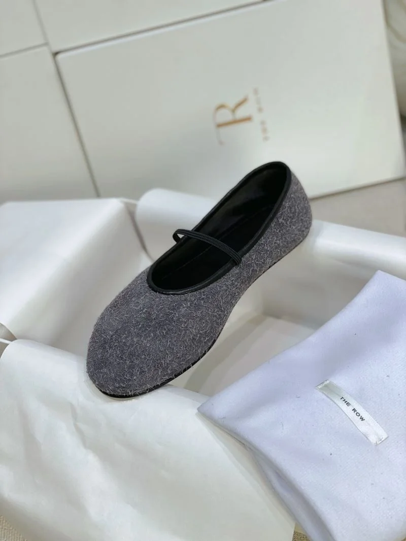 UrbanStyle The Row Shoes 8831