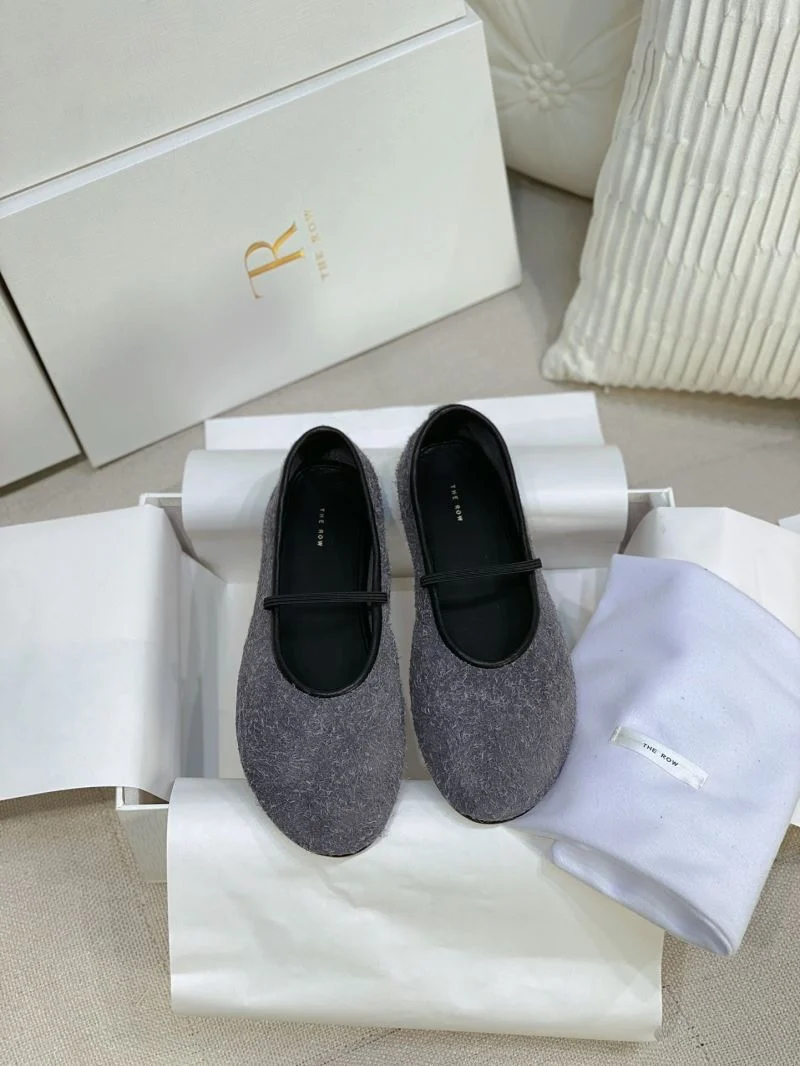 UrbanStyle The Row Shoes 8831