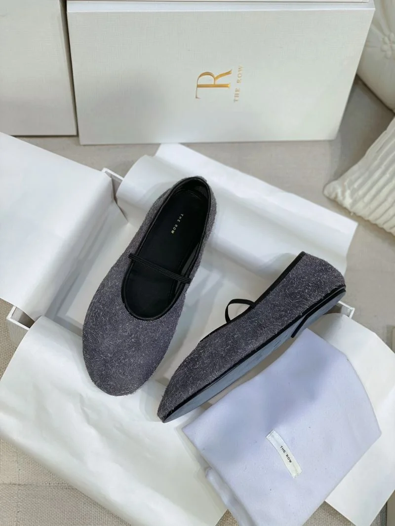 UrbanStyle The Row Shoes 8831