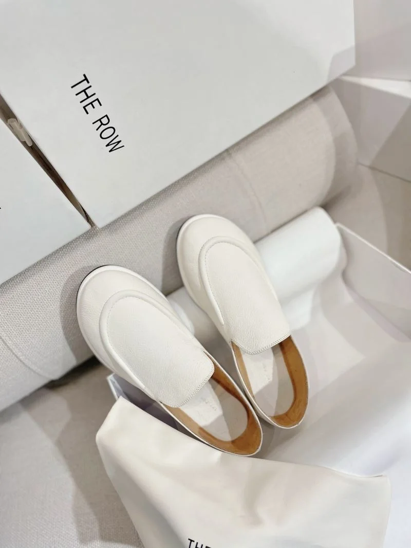 The Row Shoes UrbanStyle 8815