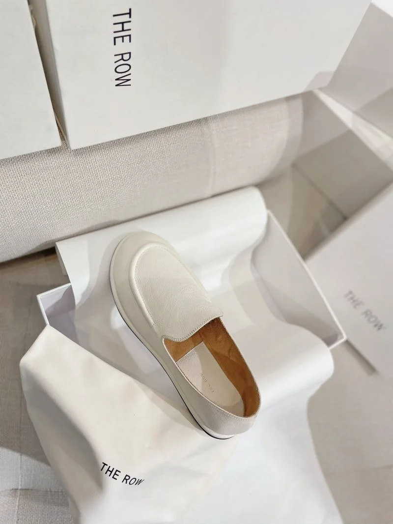 The Row Shoes UrbanStyle 8815