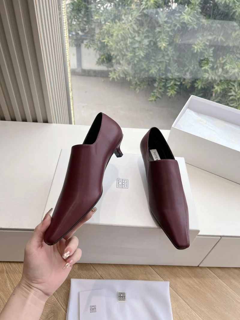 TechFriendly The Row Shoes 8835