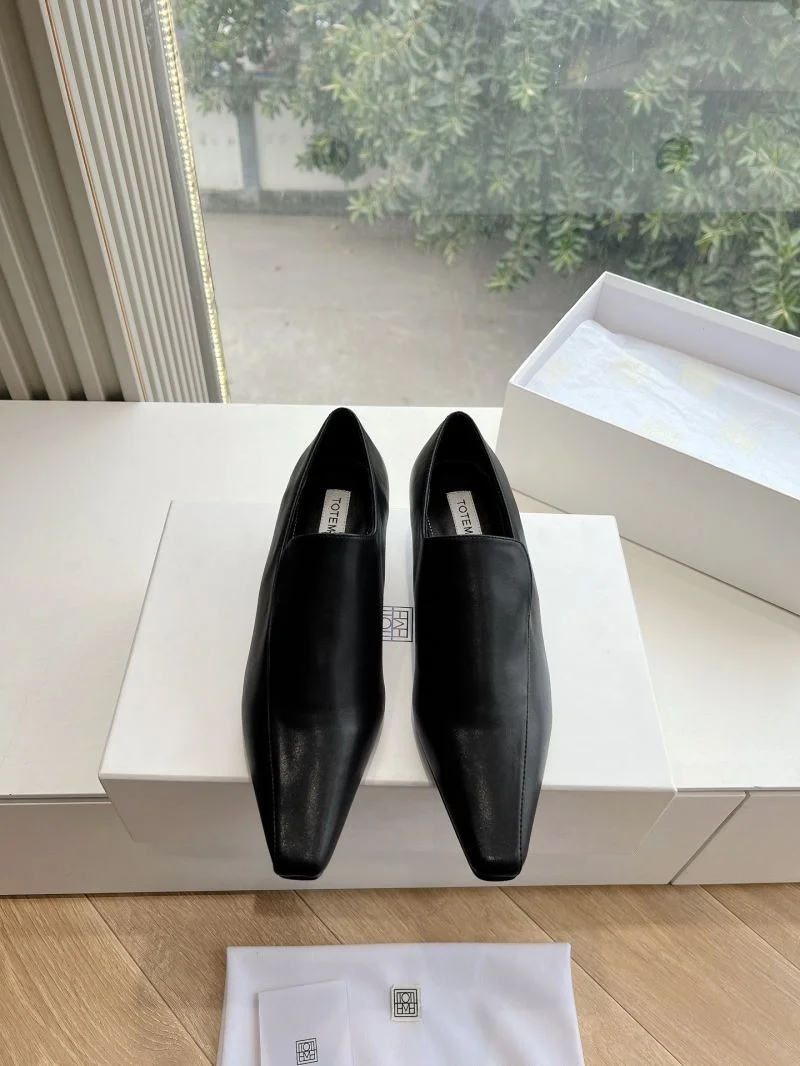 TechFriendly The Row Shoes 8812