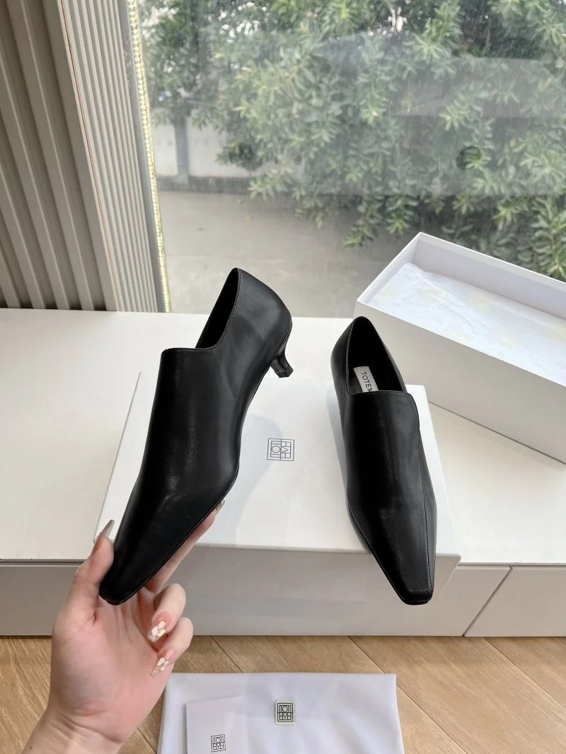 TechFriendly The Row Shoes 8812