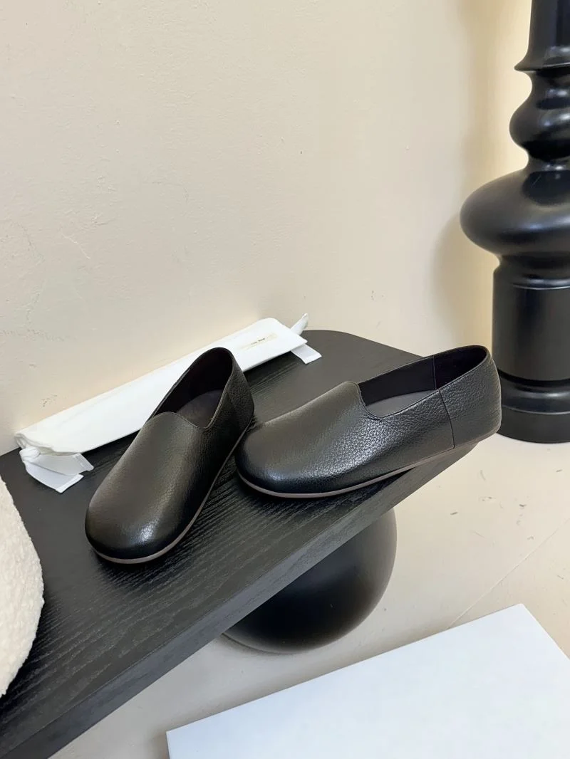 UrbanChic The Row Shoes 8826