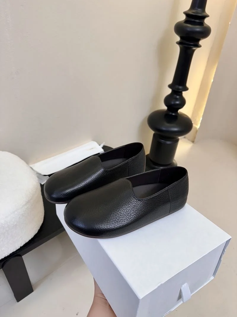 UrbanChic The Row Shoes 8826