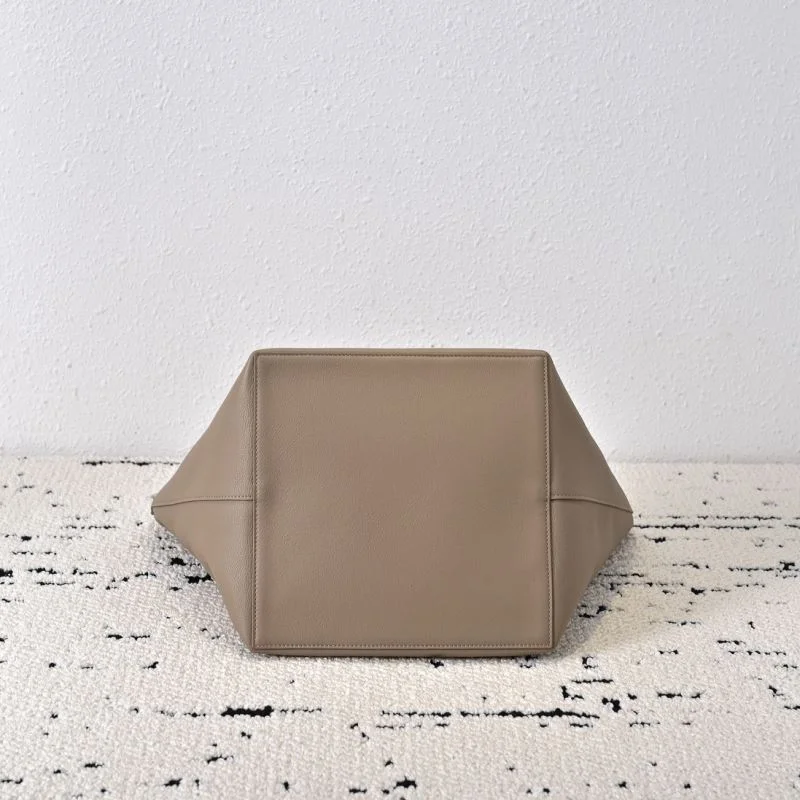 The Row Shopping Bags Trendsetting 45532
