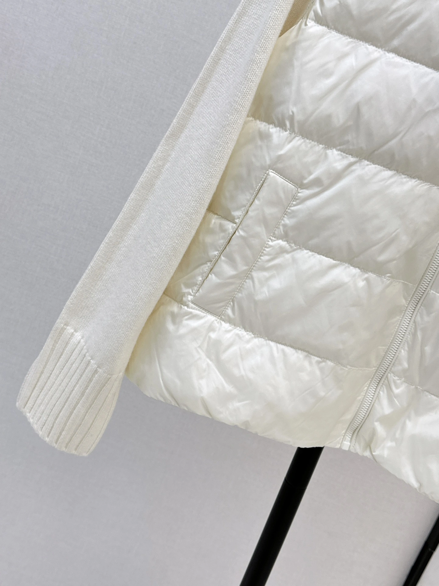 ModernLook Thom Browne Down Jackets 174106