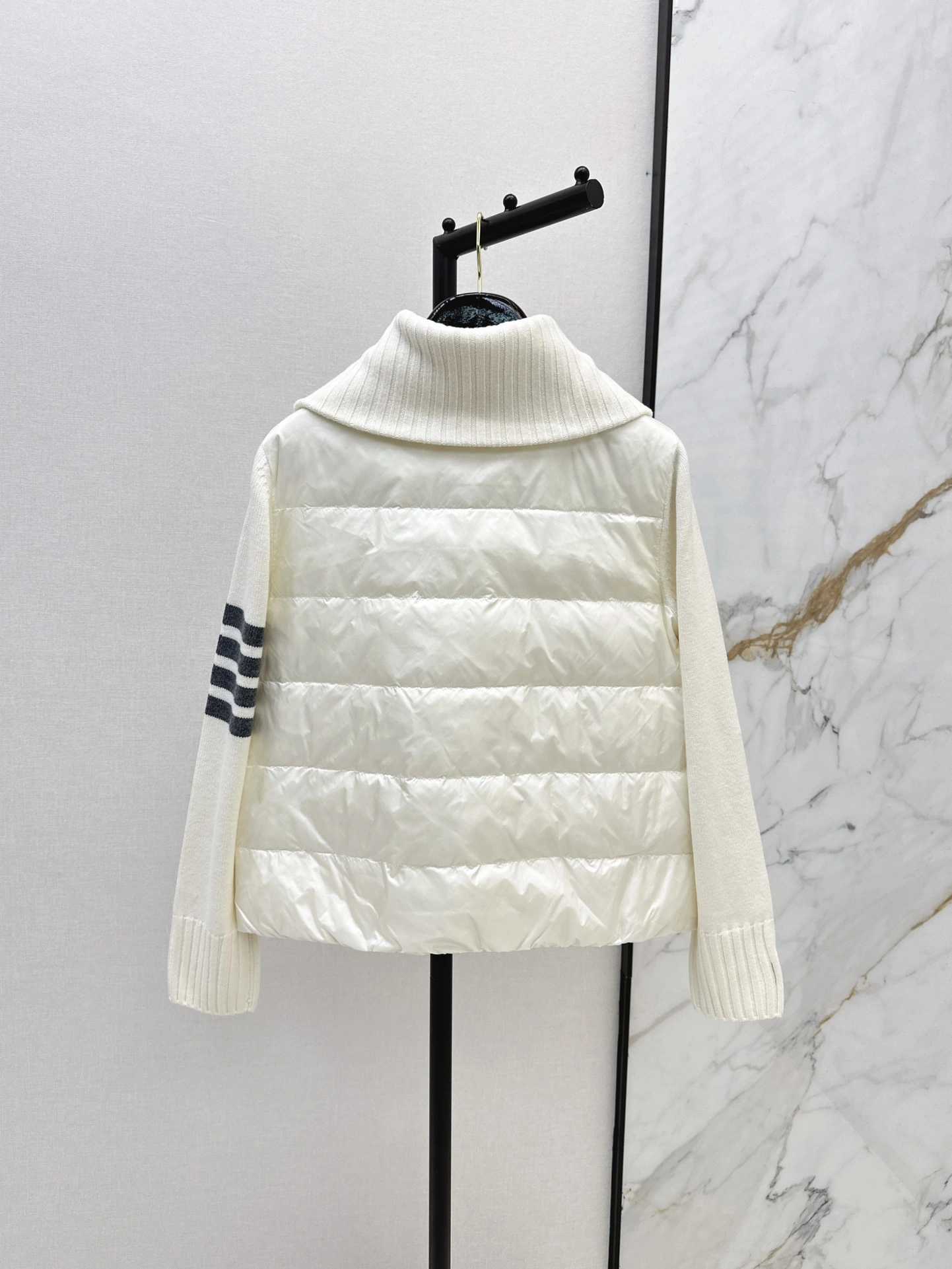 ModernLook Thom Browne Down Jackets 174106