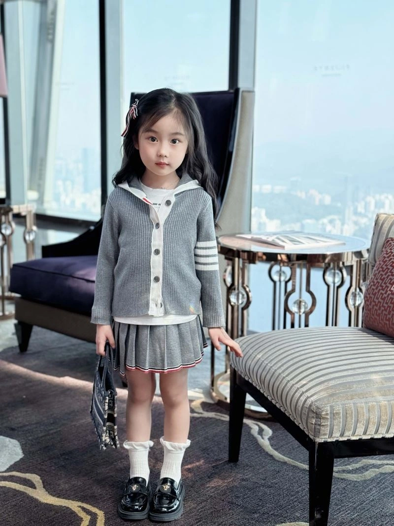 Trendsetting Thom Browne Kids 173450