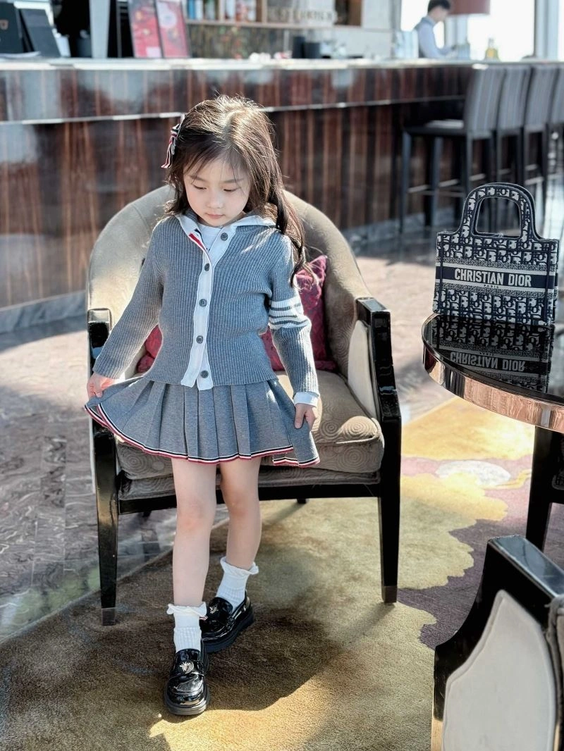 Trendsetting Thom Browne Kids 173450