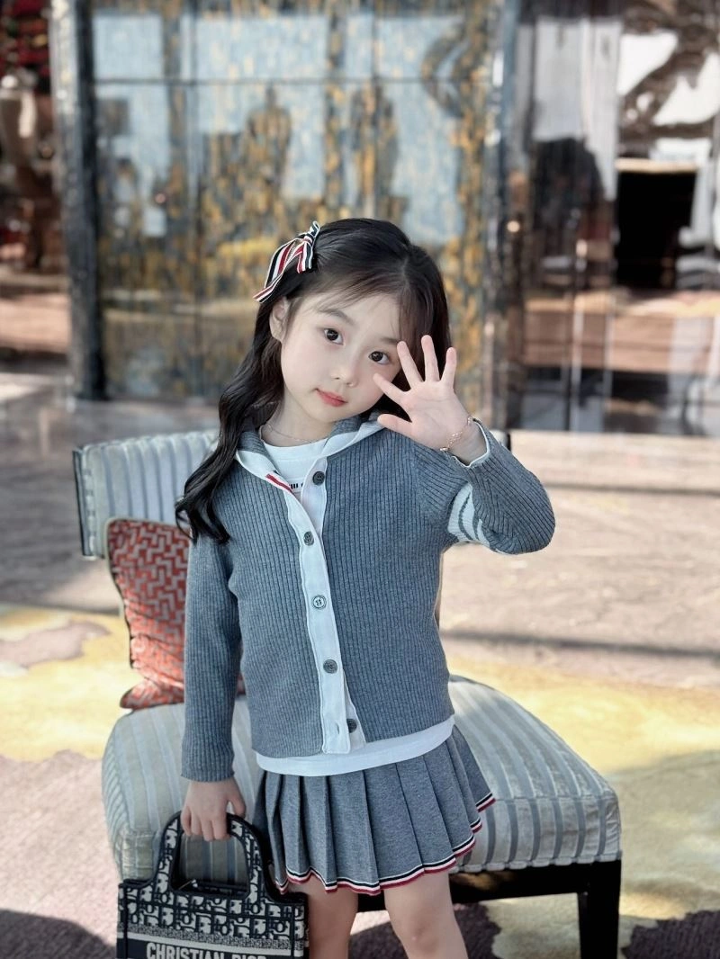 Trendsetting Thom Browne Kids 173450