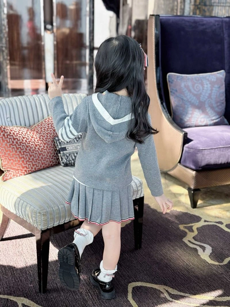 Trendsetting Thom Browne Kids 173450