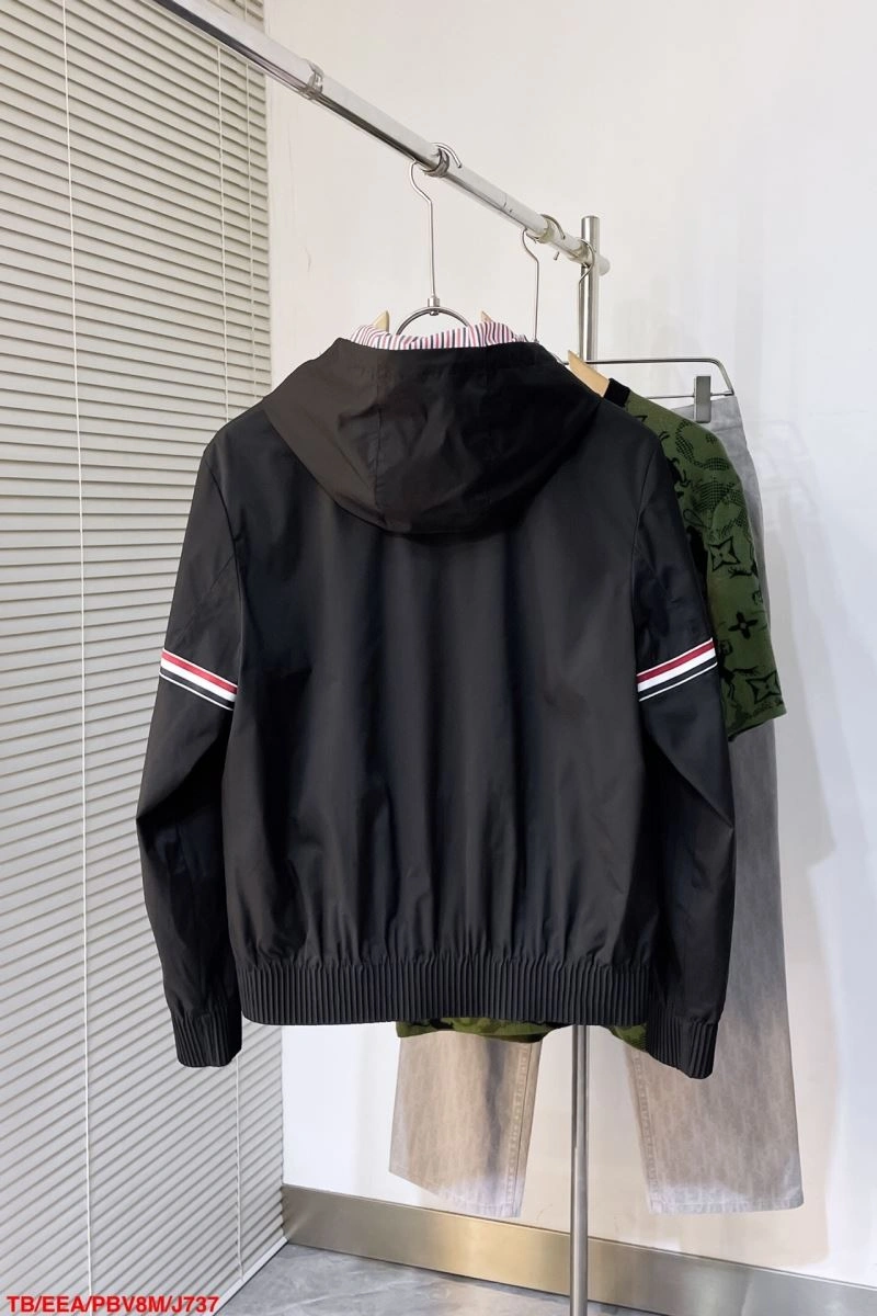 Minimalist Thom Browne Outwear 174059