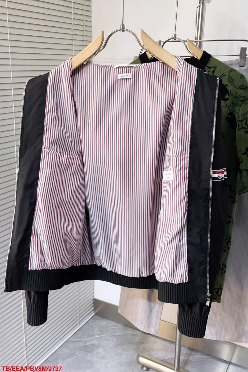 Minimalist Thom Browne Outwear 174059