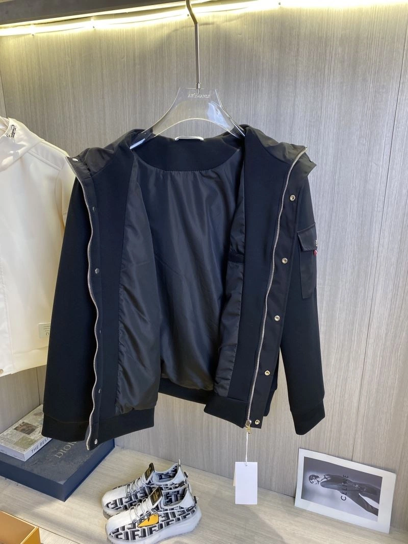 Unisex Thom Browne Outwear 173869