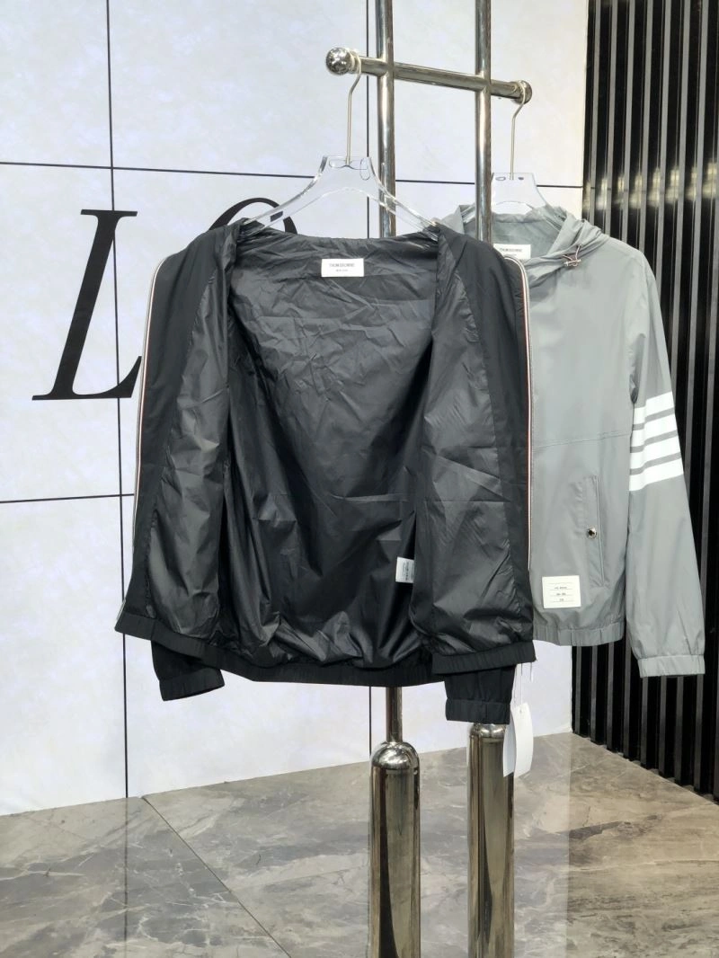 Thom Browne Outwear Classic 173348