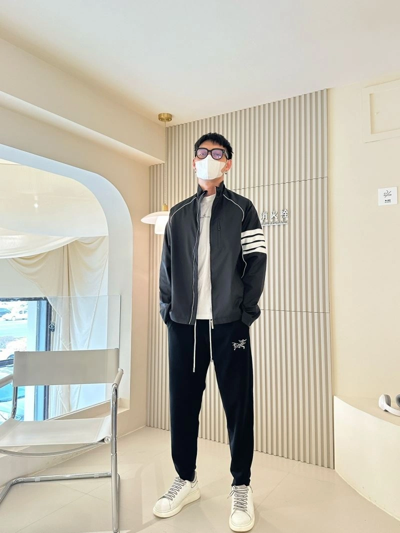 EyeCatching Thom Browne Outwear 173557