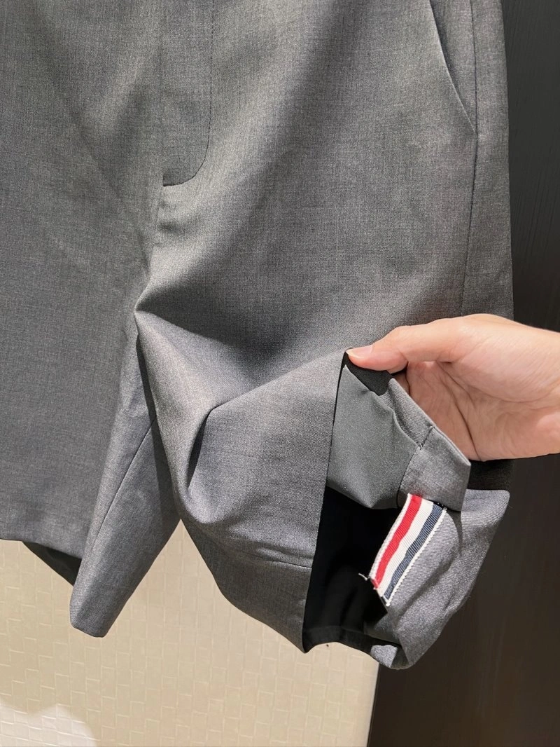 Fashionable Thom Browne Short Pants 173282