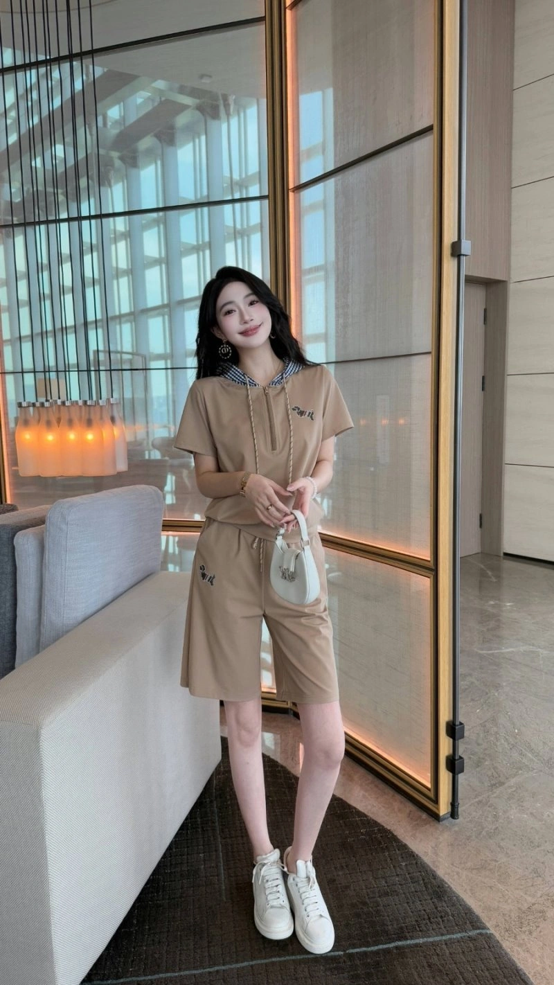 Stylish Thom Browne Short Suits 173329