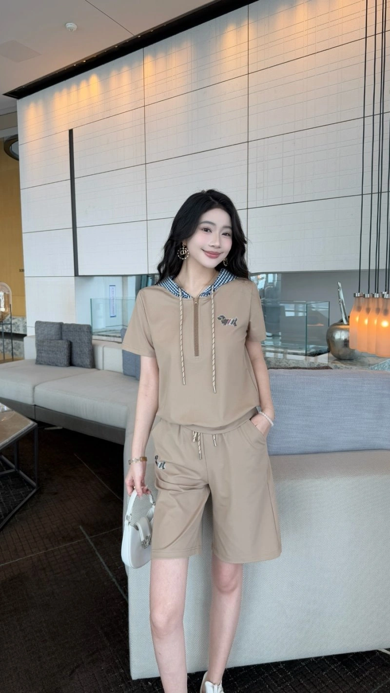 Stylish Thom Browne Short Suits 173329