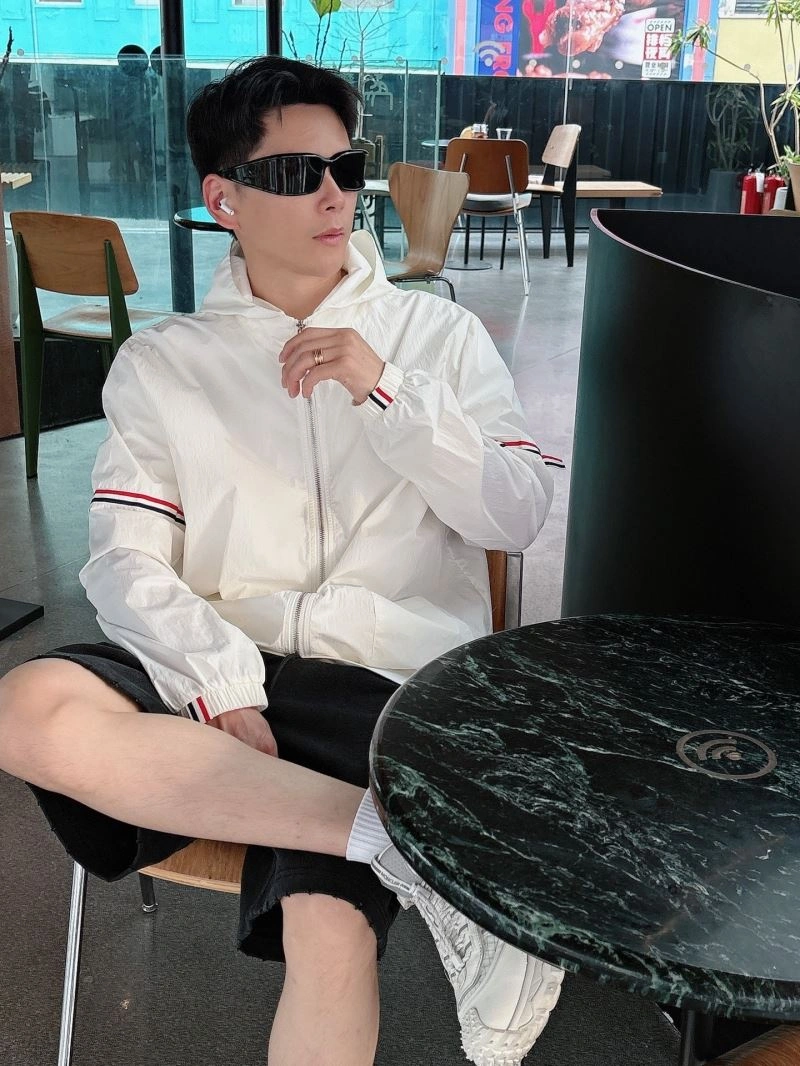 Thom Browne Sunscreen Jacket Chic 173546