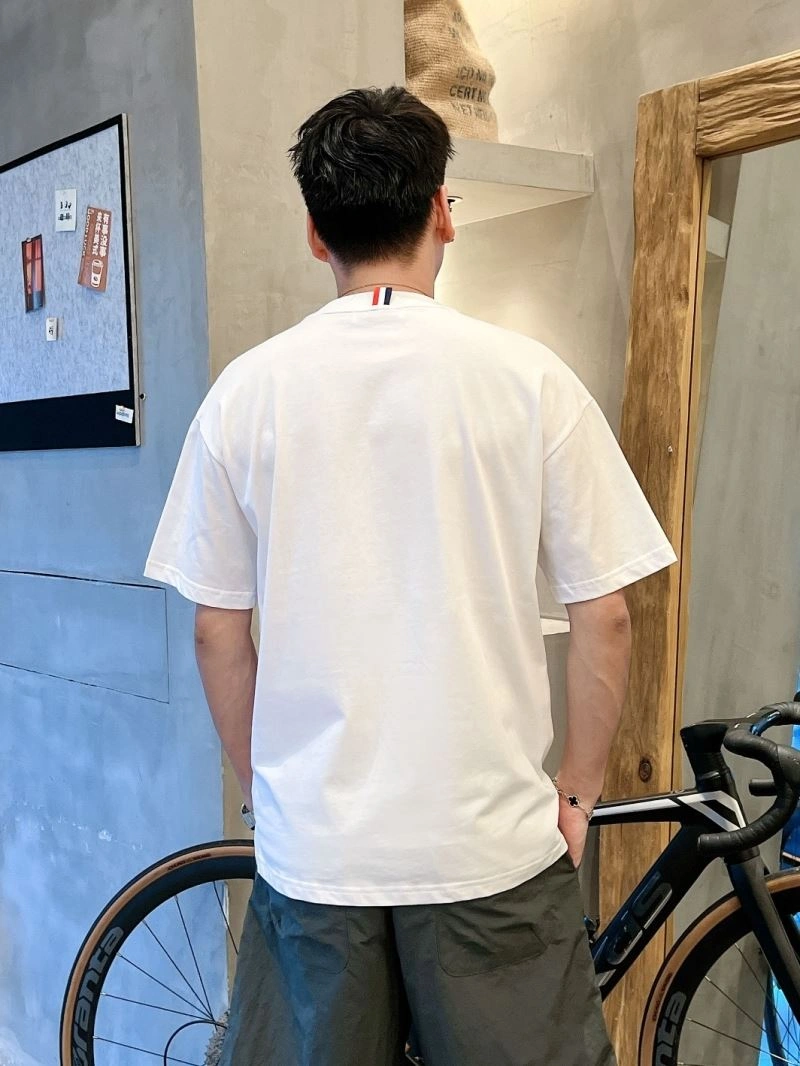 Thom Browne T-Shirts Unisex 174047