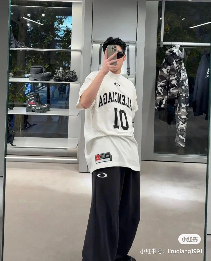 Thom Browne T-Shirts StreetReady 174000
