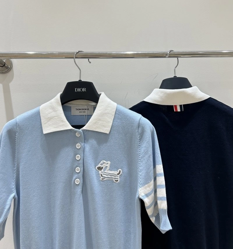 Thom Browne T-Shirts Fashionable 173407
