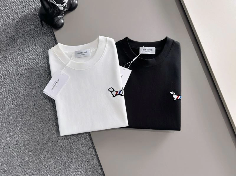 Thom Browne T-Shirts Fashionable 173840