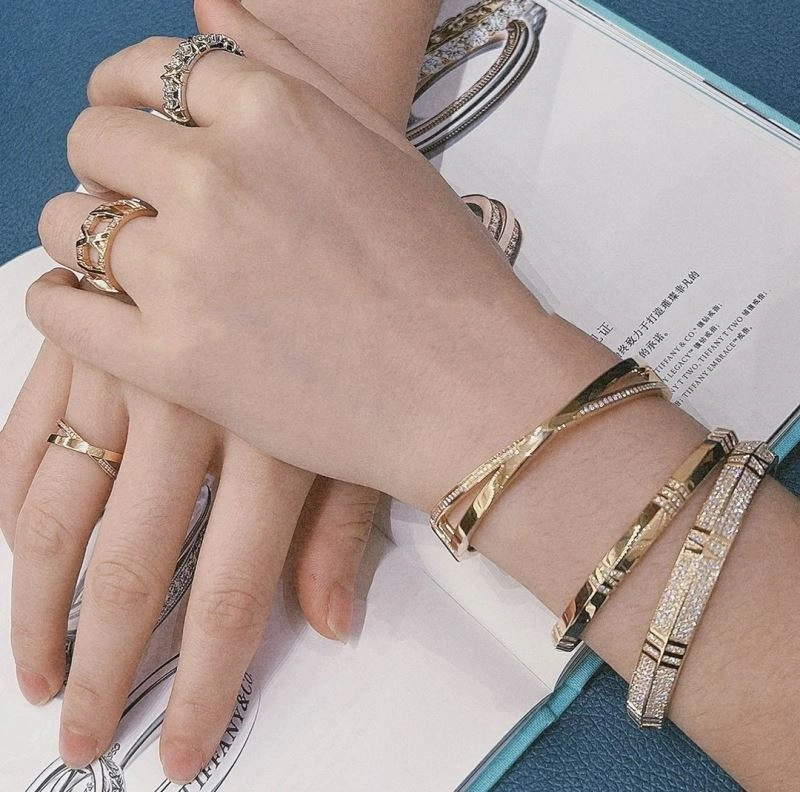 MoistureWicking Tiffany Bracelets 253948