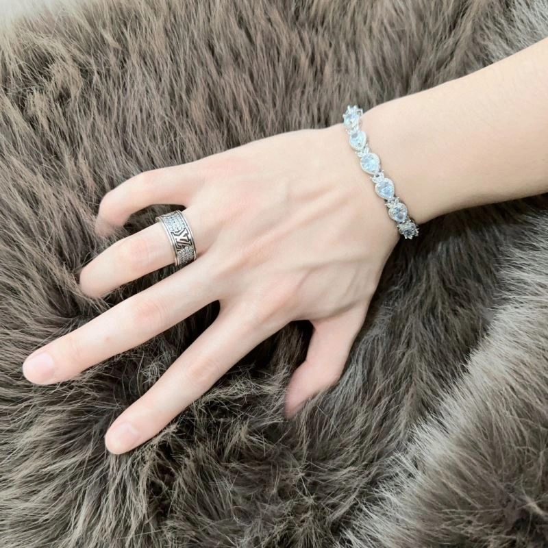 Classic Tiffany Bracelets 253405