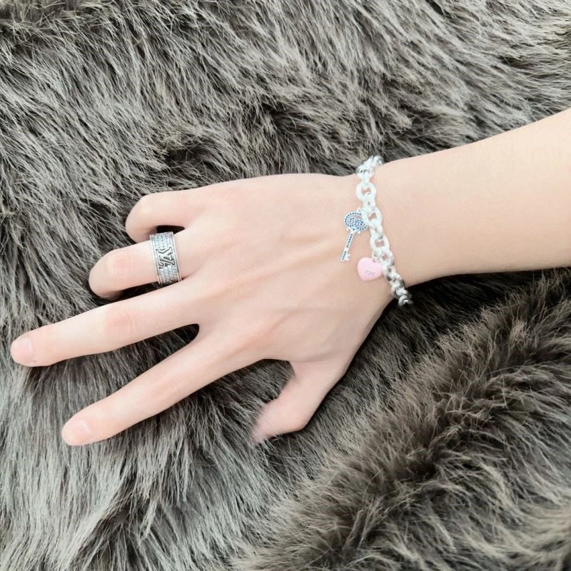 Tiffany Bracelets Breathable 252854