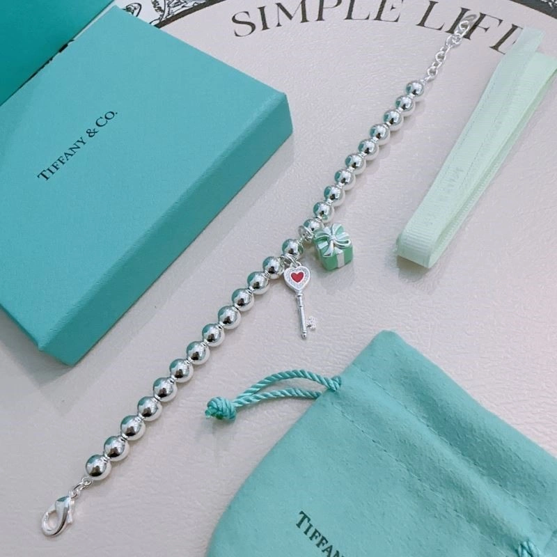 Effortless Tiffany Bracelets 252789