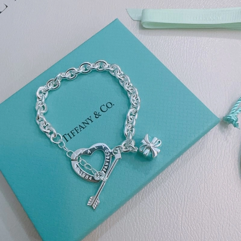 HighPerformance Tiffany Bracelets 252495