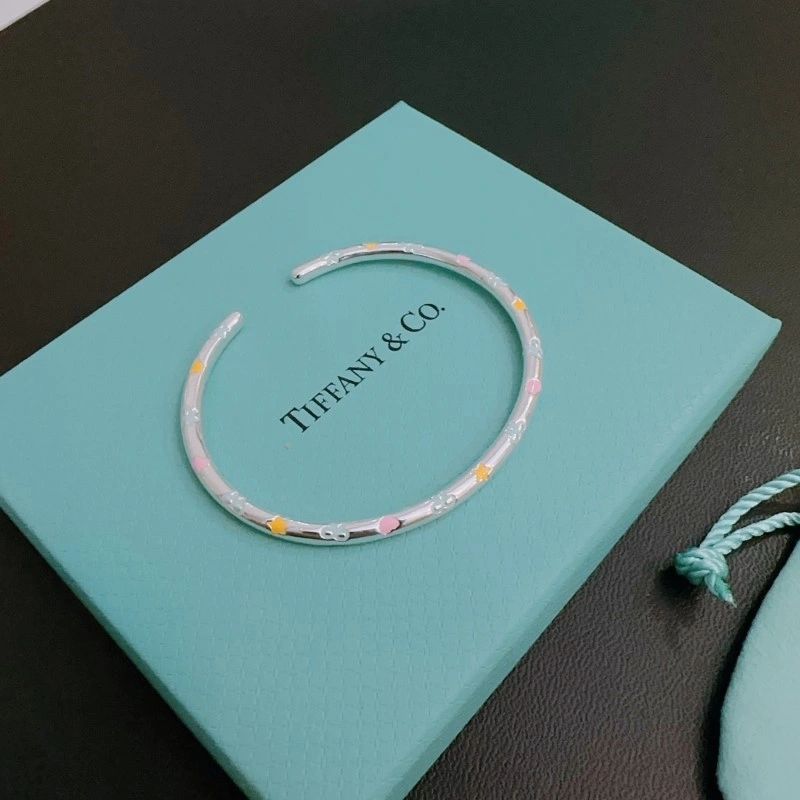 RelaxedFit Tiffany Bracelets 252482