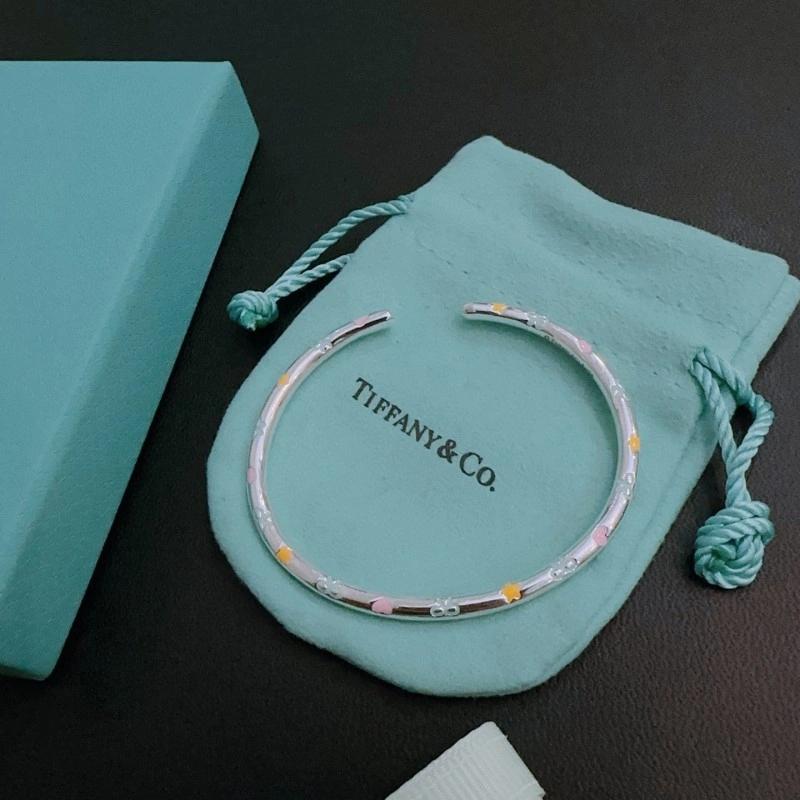 RelaxedFit Tiffany Bracelets 252482