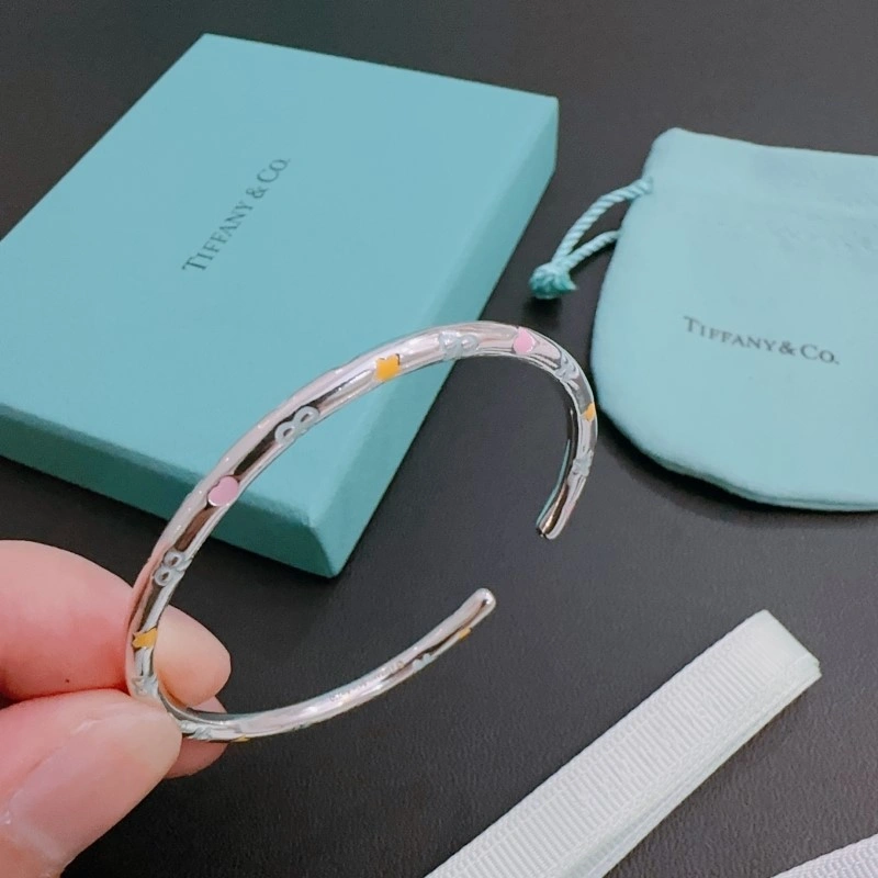 RelaxedFit Tiffany Bracelets 252482