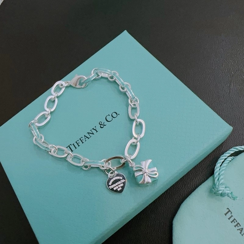 HighQuality Tiffany Bracelets 252467