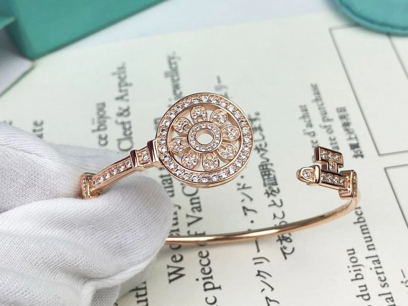 Tiffany Bracelets Refined 252405